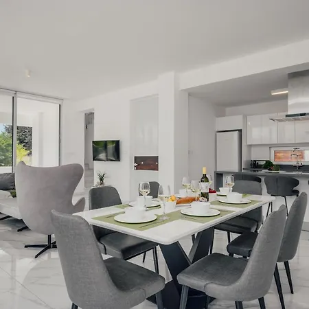 Villa Protaras Olivia Pearl *