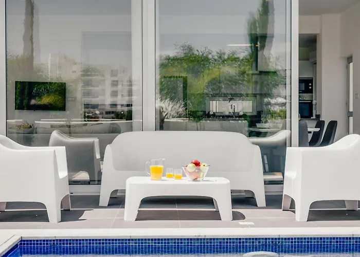 Protaras Olivia Pearl