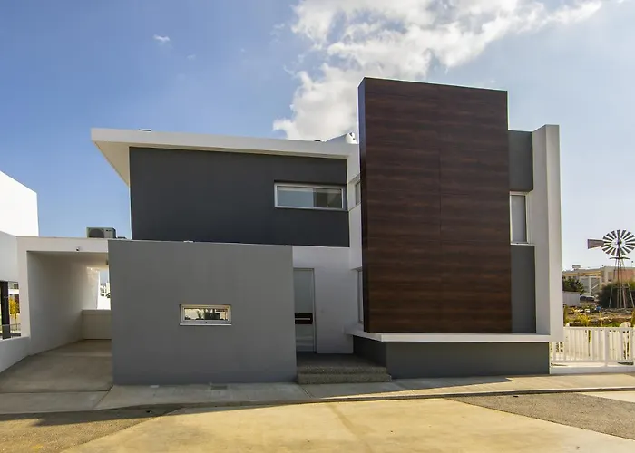 Protaras Olivia Pearl *